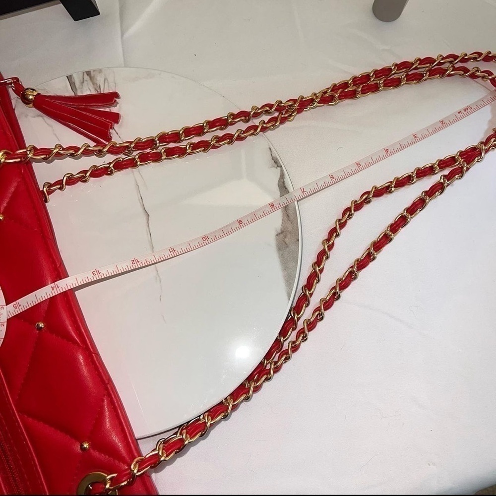 Y & S Vintage Red Quilted Tassel Purse w/Gold Braid Straps. - Picture 7 of 10